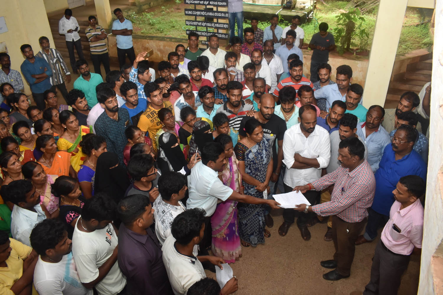 ಮದ್ಯದಂಗಡಿ ತೆರೆಯಲು ಕೊಡೇರಿ ಗ್ರಾಮಸ್ಥರ ವಿರೋಧ